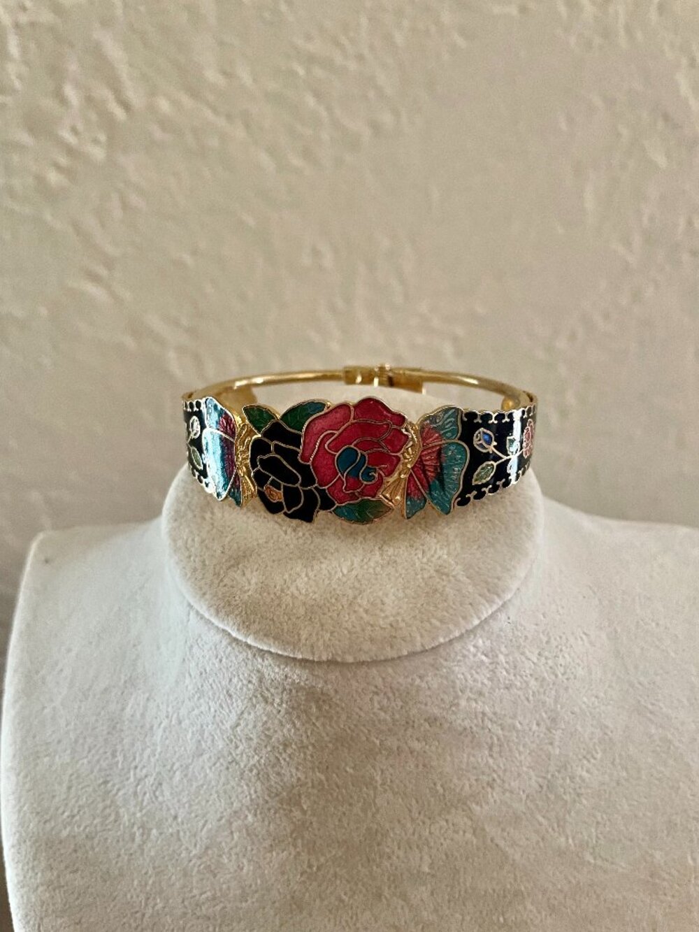 Vintage Cloisonné Enamel Floral Butterfly Hinged Bangle Bracelet Gold Tone